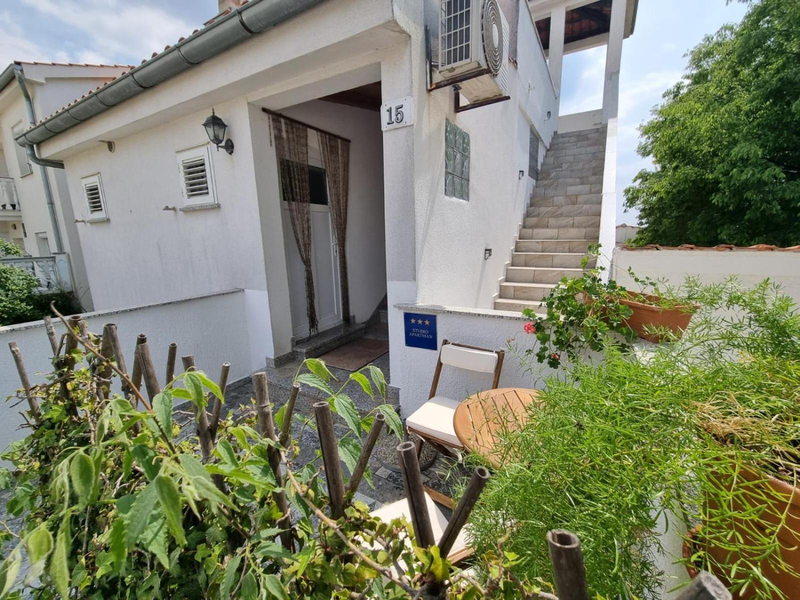 Studio Vanessa Krk Town Exterior photo